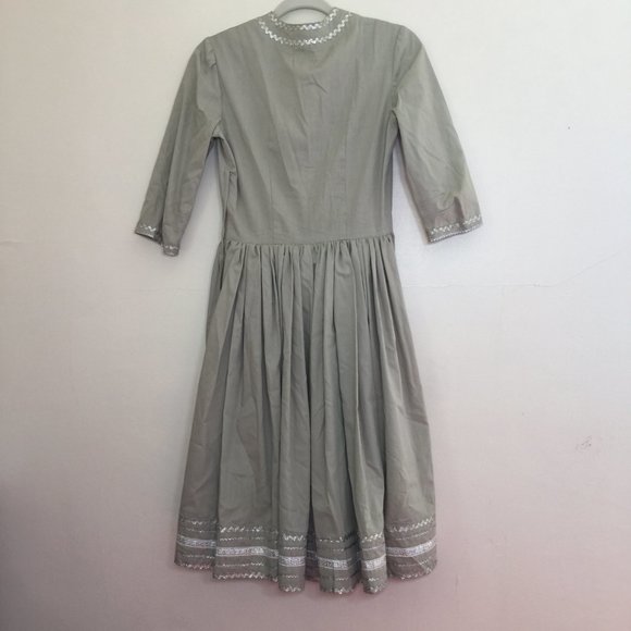 Vintage Handmade Sage Green Dress with Silver Trims Size XS - Picture 9 of 9